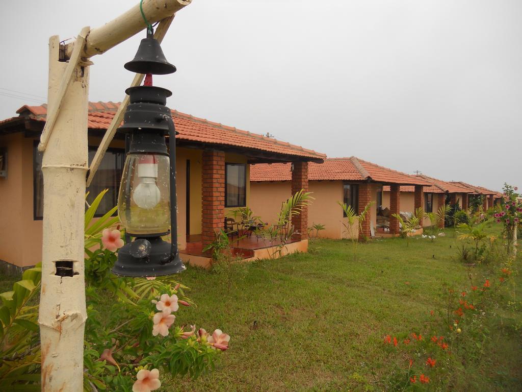 Hotel The Peepal Tree, Kabini Begūr Esterno foto