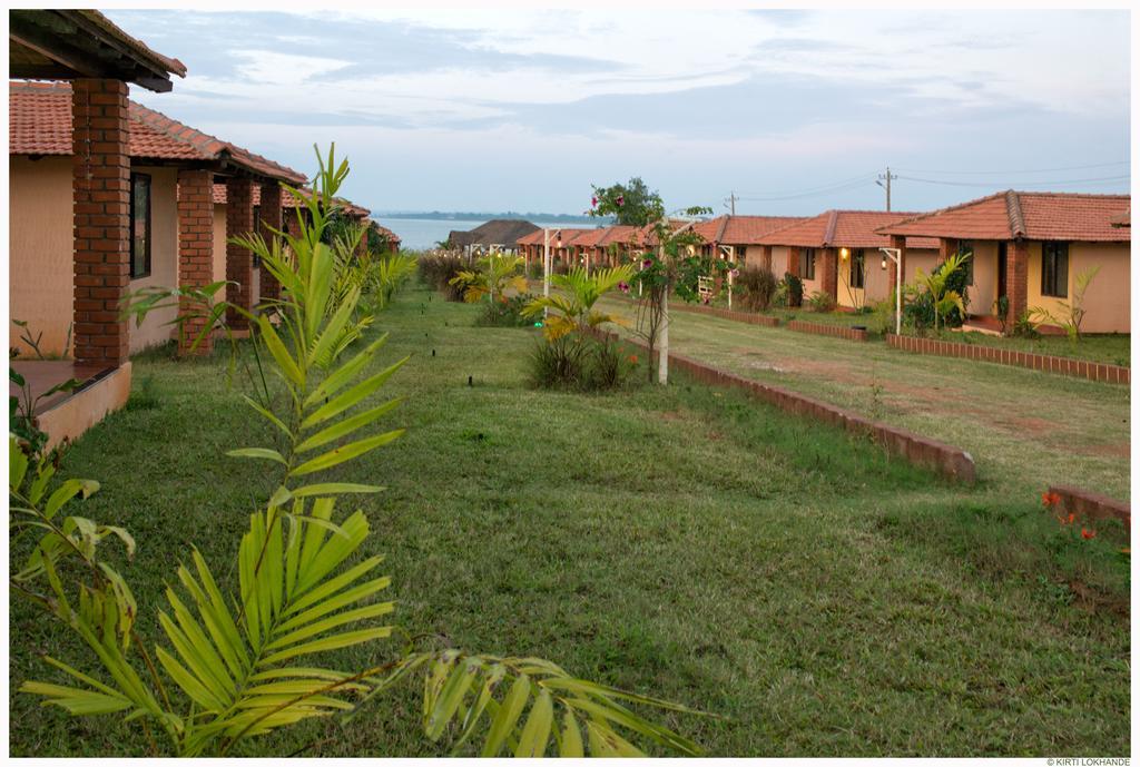 Hotel The Peepal Tree, Kabini Begūr Esterno foto