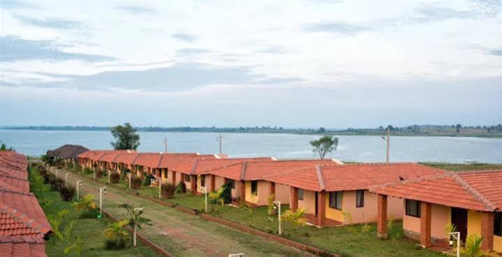 Hotel The Peepal Tree, Kabini Begūr Esterno foto